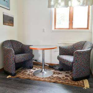 Room in apartment with 2 triple rooms