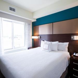 One-Bedroom King Suite