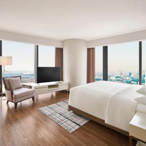 Sheraton Club King Skyline View