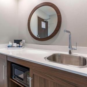 King Studio Suite