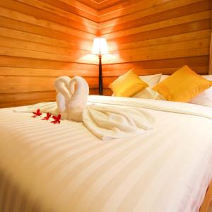 Honeymoon Bungalow - Free Pickup