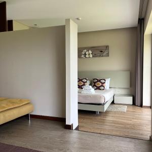 Suite with Hot Tub