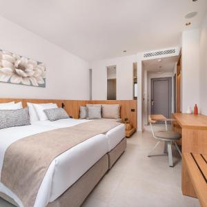 Double Premium with Sea View - Swim Up