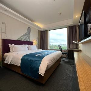 Sleep Queen Room