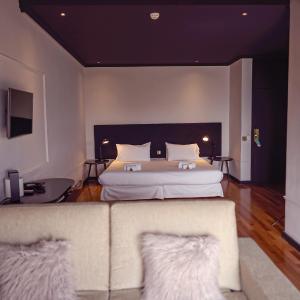 Family Room with Lake View