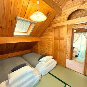Japanese-Style Cottage (5 People)