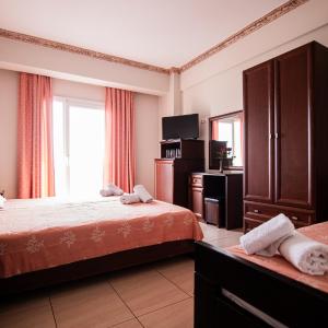 Triple Room with City View
