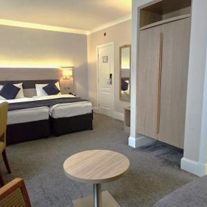Classic Twin Room with Sofa