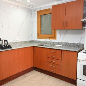 Presidential 3-Bedrooms Suite with Haram View 