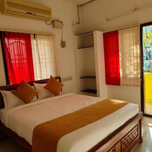 Queen Room with Balcony