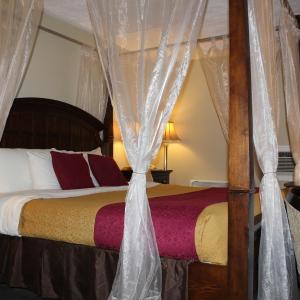 King Room with Spa Bath