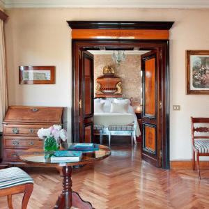 Suite Deluxe with Terrace,sea view and Spa Access 