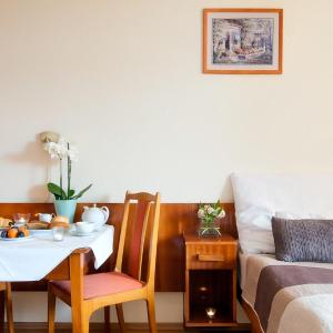 Studio Apartment with Balcony