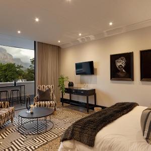 Mountain View Luxury Suite