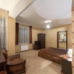 Deluxe Double Room with Bath and Terrace