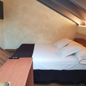 Deluxe Economy Double Room with Small Double Bed
