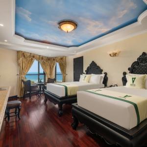 Sunrise Twin Room with Ocean View