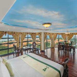 V-Royal Suite