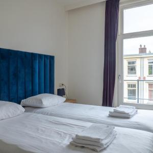 Standard Twin Room with Private Bathroom