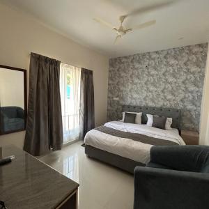 King Room with Mountain View