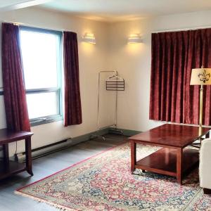 Large Queen Room with Two Queen Beds and Kitchen