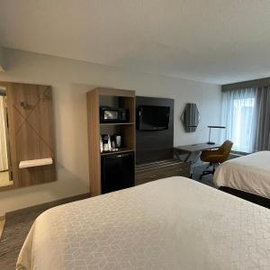 Standard Queen Room with Two Queen Beds