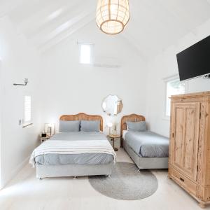 Portsea Studio with Spa Bath