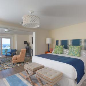 Deluxe Suite with Sea View