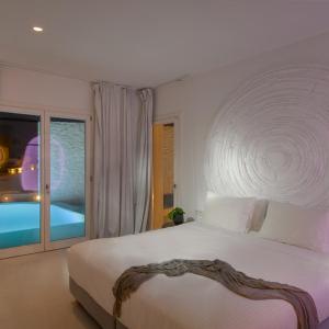 Golden Star 2BD Suite with Private Pool