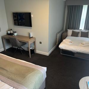 Deluxe Family Room