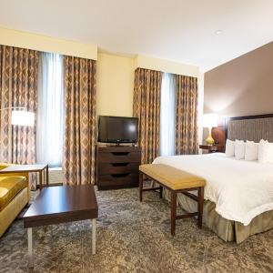 King Studio Suite with Sofa Bed - Non-Smoking