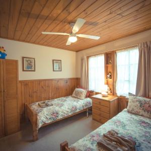 Two-Bedroom Cottage - Lakeview