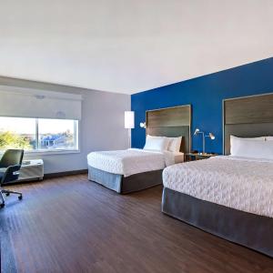 Queen Room with Two Queen Beds - Mobility Access