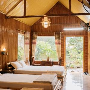 Family Room for 4 with Mountain View