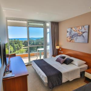 Triple Room with Balcony - Sea Side