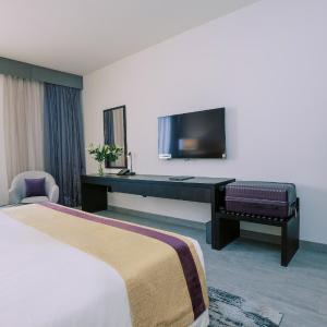 Deluxe King Room -15% off on F&B shuttle to Deira City Center, Al Ghurair Mall & La Mer Beach