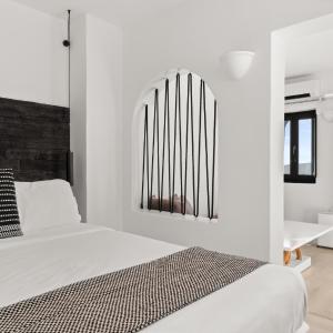 Honeymoon Suite with Outdoor Jetted Tub and Caldera View