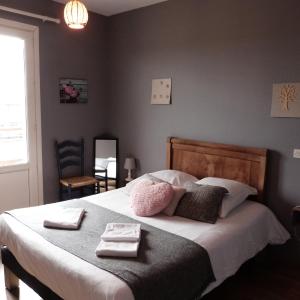 Double Room - Street Side