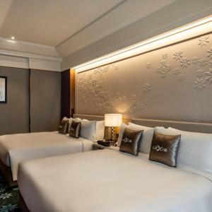 Premium Pool Suite – Twin King – Birthday Bonanza Package