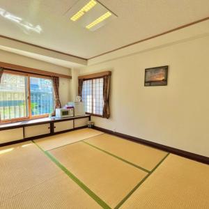 Japanese-Style Room