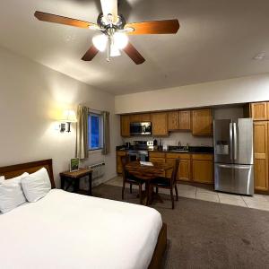 Deluxe Studio (2 adults)