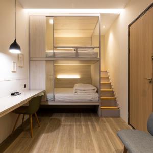 Standard Family Room - No Window