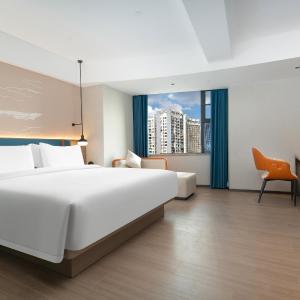 Business Queen Room