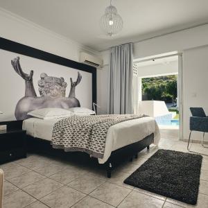 Master Suite with Private Pool 