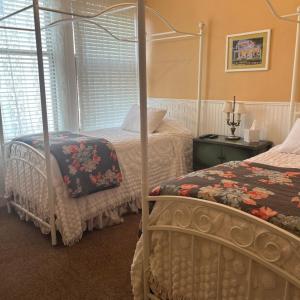 Twin Room with Shower