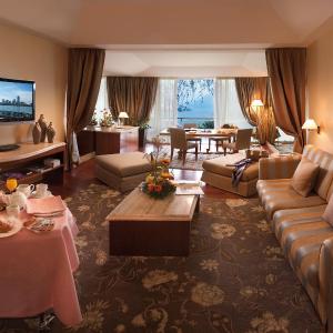 Signature Lake Suite with Balcony and Private Spa Access