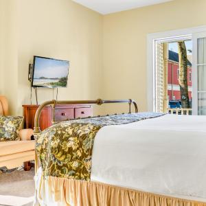 Deluxe King Suite