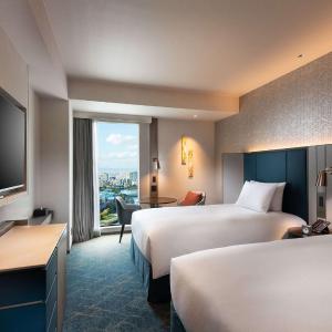 Twin River View Guest Room