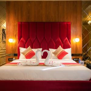 King Room with Pool View