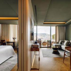 Pool Suite